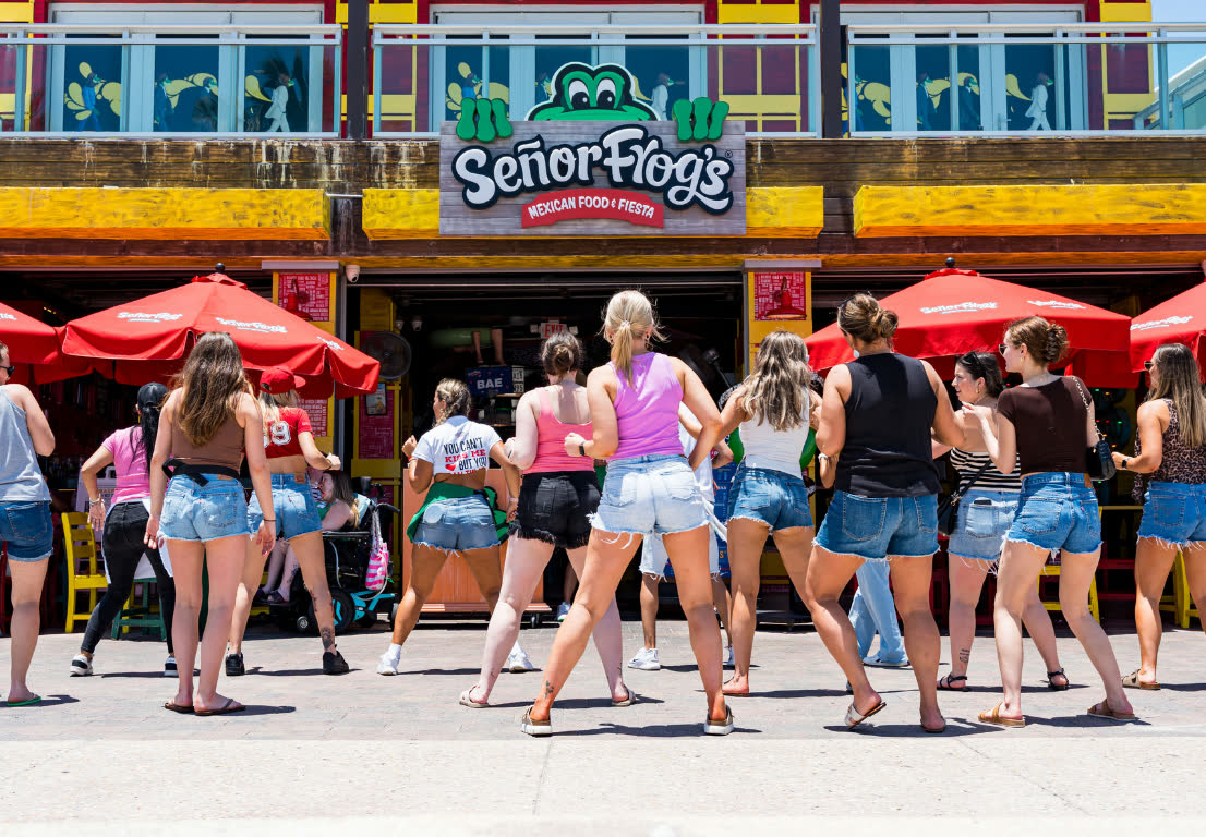 El edificio de Señor Frog’s Hollywood Beach de día